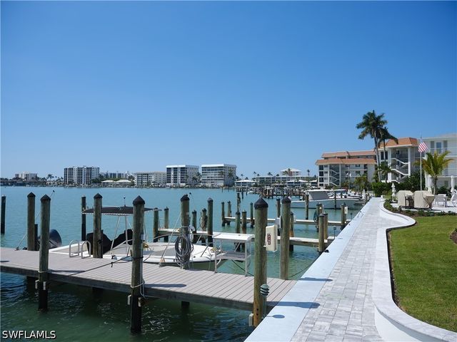 322 Harbour DR 104D, Naples, FL 34103