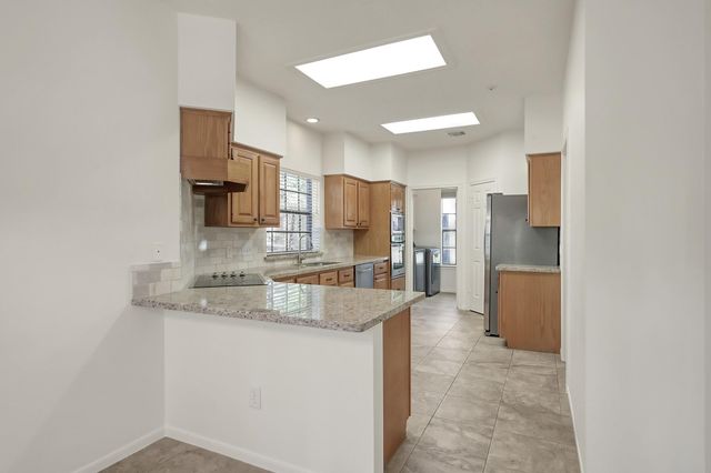 23 Heathstone Place, The Woodlands, TX 77381