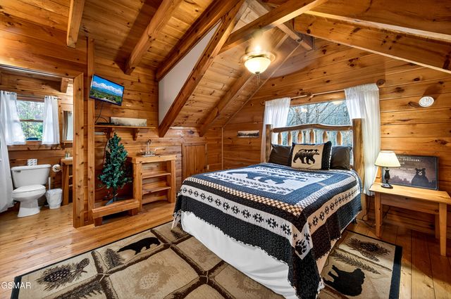 2332 Raymond Hollow Road, Sevierville, TN 37876