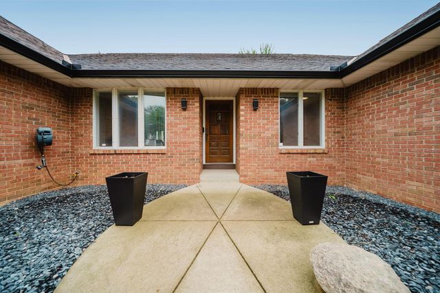 1711 Sioux Court, Grove City, OH 43123