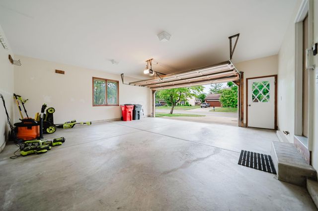 1711 Sioux Court, Grove City, OH 43123