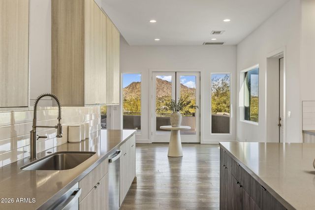 6134 N 44TH Street, Paradise Valley, AZ 85253