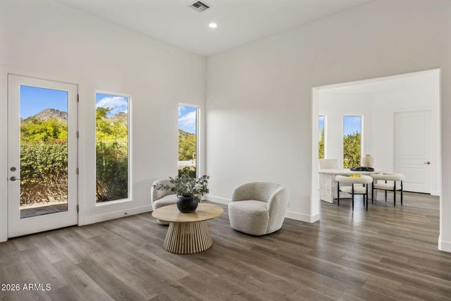 6134 N 44TH Street, Paradise Valley, AZ 85253