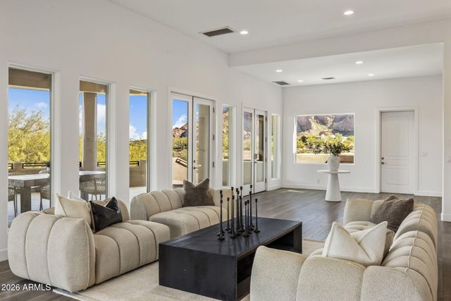 6134 N 44TH Street, Paradise Valley, AZ 85253