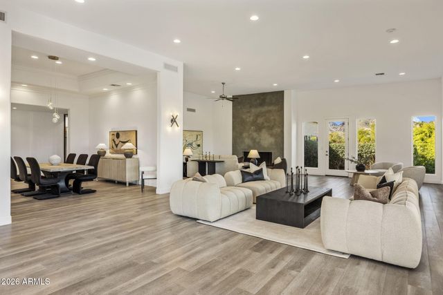 6134 N 44TH Street, Paradise Valley, AZ 85253