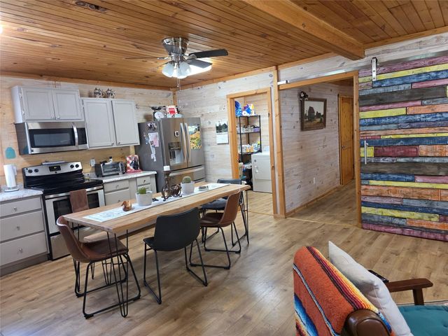 530 Kingwood Drive, Trinity, TX 75862