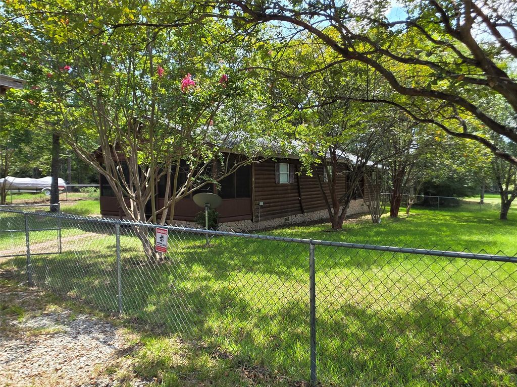530 Kingwood Drive, Trinity, TX 75862