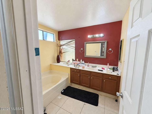 3131 W Los Reales Road, Tucson, AZ 85746