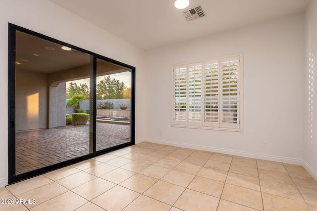 9400 E DESERT VILLAGE Drive, Scottsdale, AZ 85255