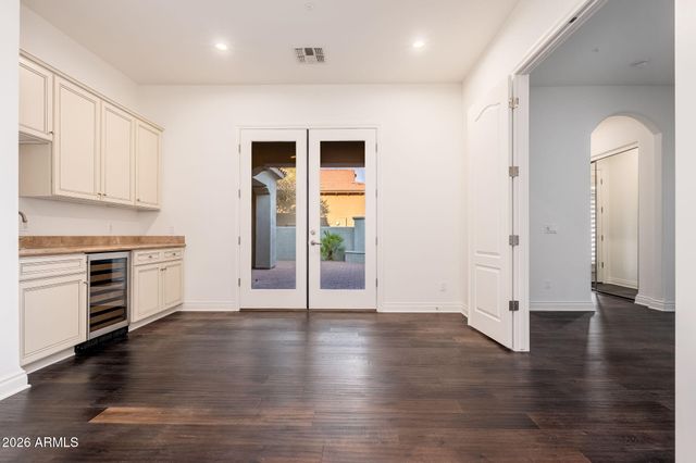 9400 E DESERT VILLAGE Drive, Scottsdale, AZ 85255