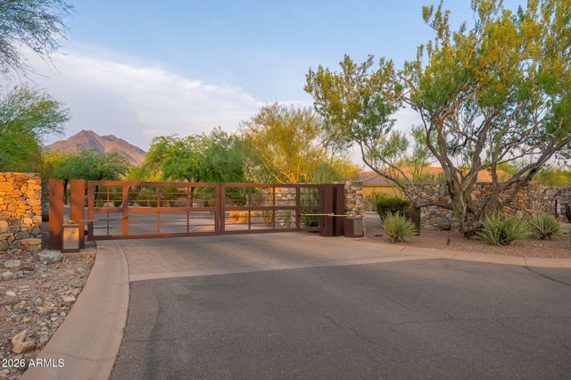 9400 E DESERT VILLAGE Drive, Scottsdale, AZ 85255