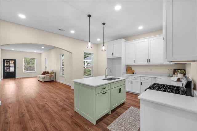 2404 Gould Avenue, Fort Worth, TX 76164