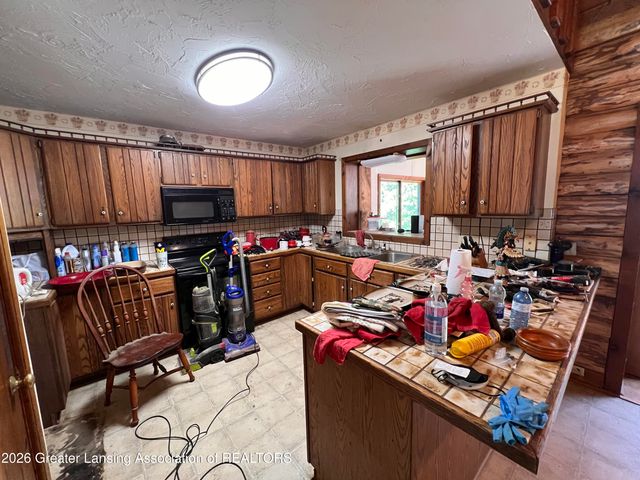 8515 E Price Road, Laingsburg, MI 48848