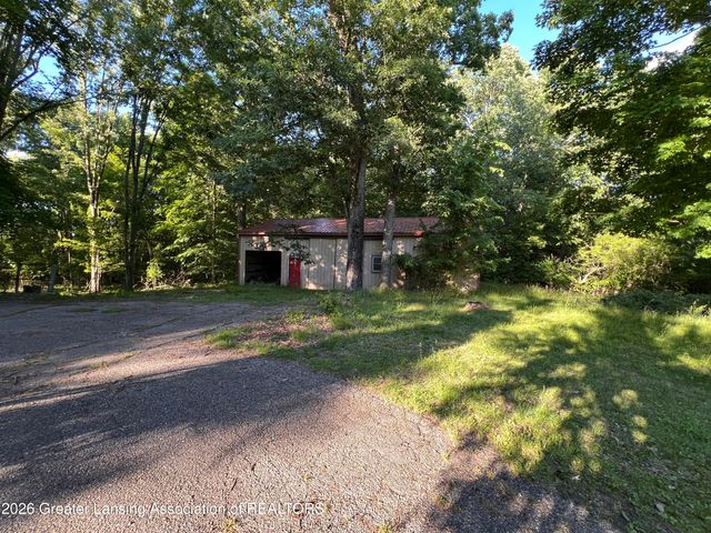 8515 E Price Road, Laingsburg, MI 48848