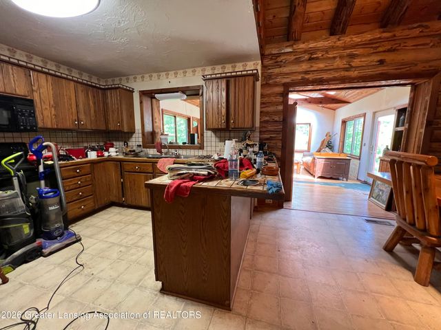 8515 E Price Road, Laingsburg, MI 48848