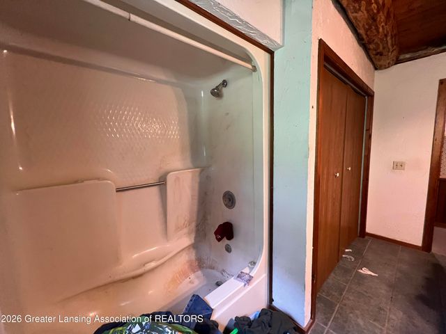 8515 E Price Road, Laingsburg, MI 48848