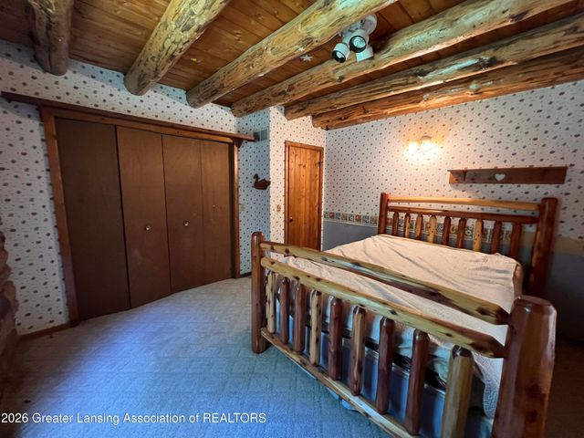 8515 E Price Road, Laingsburg, MI 48848