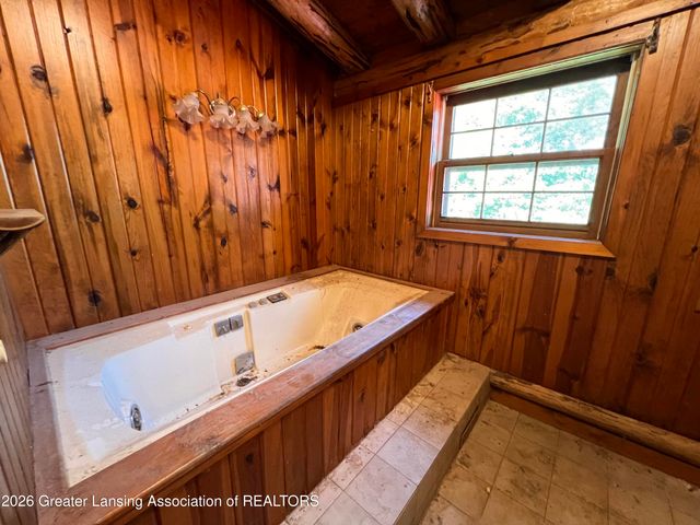 8515 E Price Road, Laingsburg, MI 48848