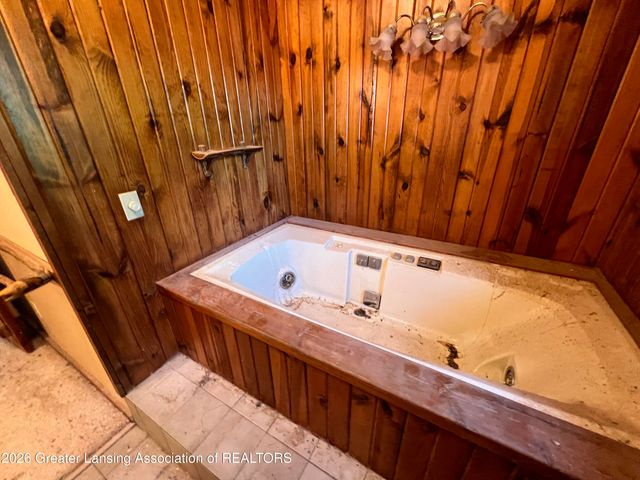 8515 E Price Road, Laingsburg, MI 48848