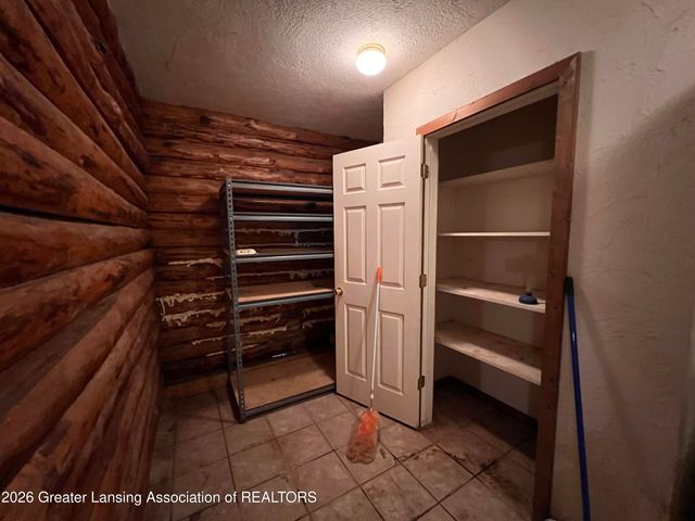 8515 E Price Road, Laingsburg, MI 48848