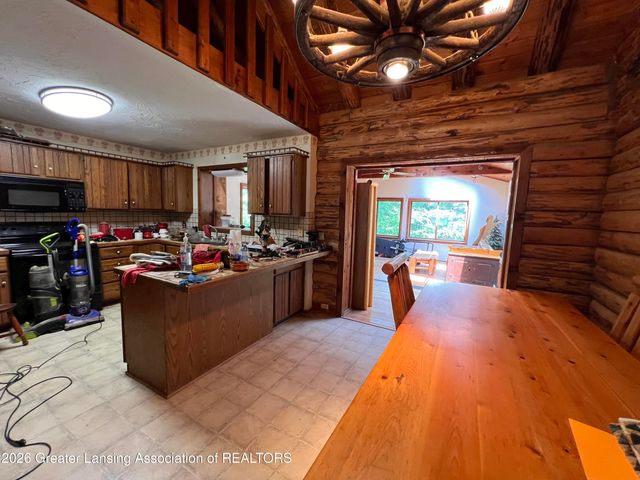 8515 E Price Road, Laingsburg, MI 48848