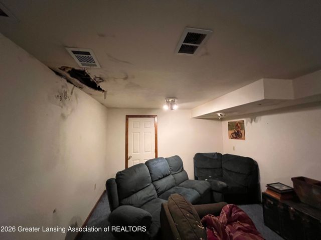 8515 E Price Road, Laingsburg, MI 48848
