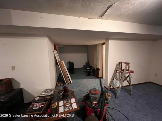 8515 E Price Road, Laingsburg, MI 48848