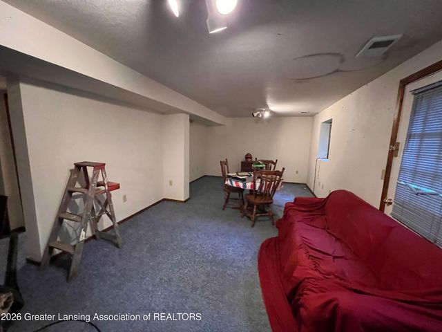 8515 E Price Road, Laingsburg, MI 48848