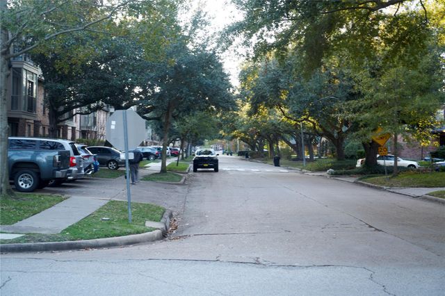 2400 N Braeswood Boulevard 336, Houston, TX 77030