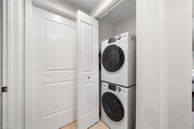 1015 Sandpiper ST # D105, Naples, FL 34102