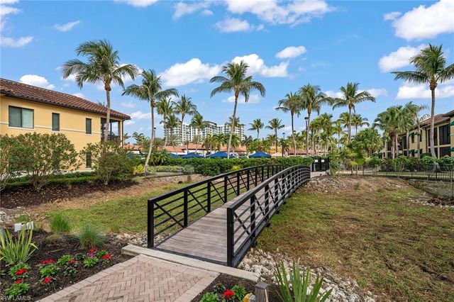 1015 Sandpiper ST # D105, Naples, FL 34102