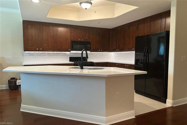 1015 Sandpiper ST # D105, Naples, FL 34102