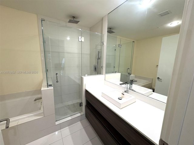 1100 S Miami Avenue 811, Miami, FL 33130