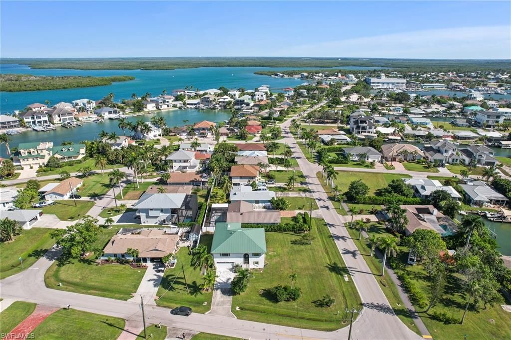 103 Tahiti CIR, NAPLES, FL 34113 — exterior