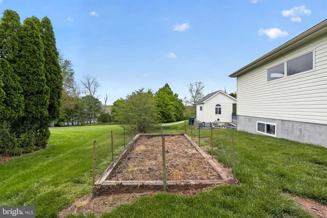 547 CARRIAGE HOUSE LN, Harleysville, PA 19438