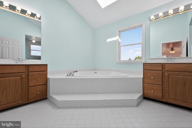 547 CARRIAGE HOUSE LN, Harleysville, PA 19438