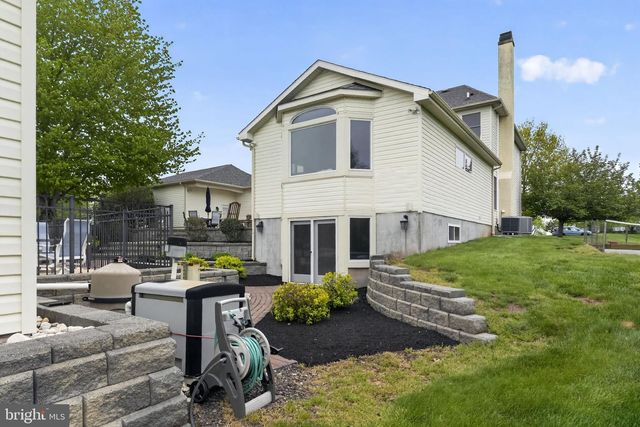 547 CARRIAGE HOUSE LN, Harleysville, PA 19438