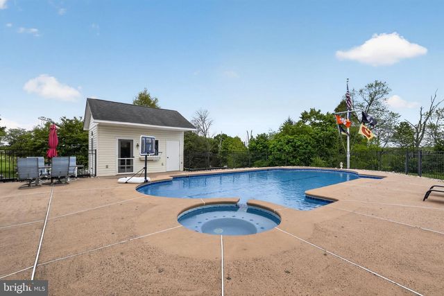 547 CARRIAGE HOUSE LN, Harleysville, PA 19438