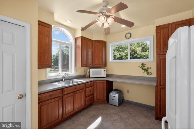 547 CARRIAGE HOUSE LN, Harleysville, PA 19438