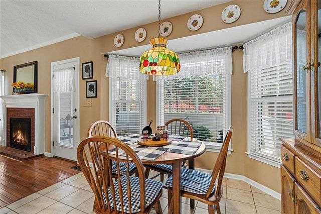 1052 SW Queensbury Run, Acworth, GA 30102