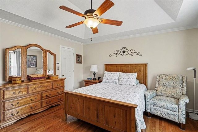 1052 SW Queensbury Run, Acworth, GA 30102