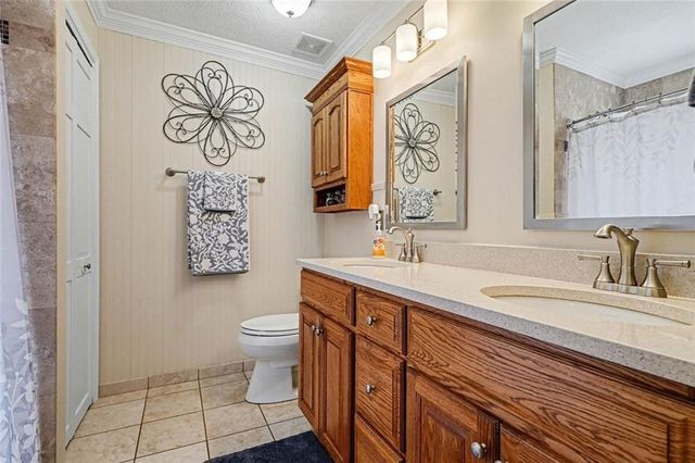 1052 SW Queensbury Run, Acworth, GA 30102