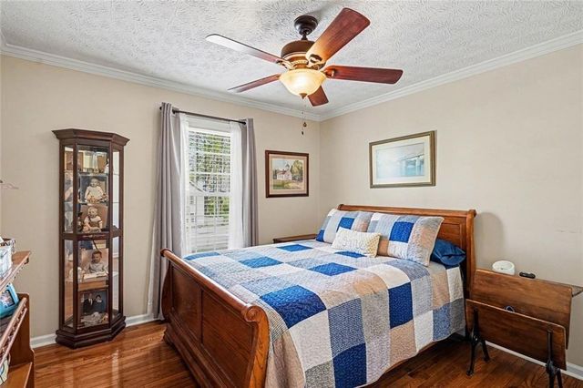 1052 SW Queensbury Run, Acworth, GA 30102