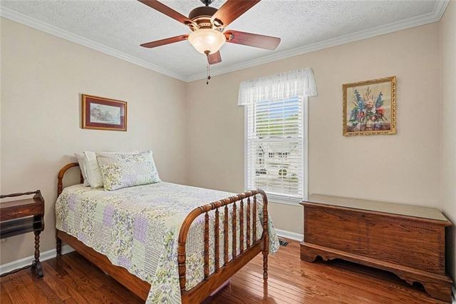 1052 SW Queensbury Run, Acworth, GA 30102