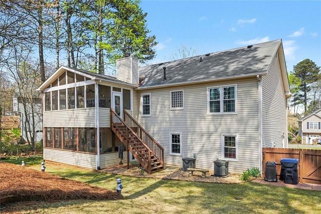 1052 SW Queensbury Run, Acworth, GA 30102