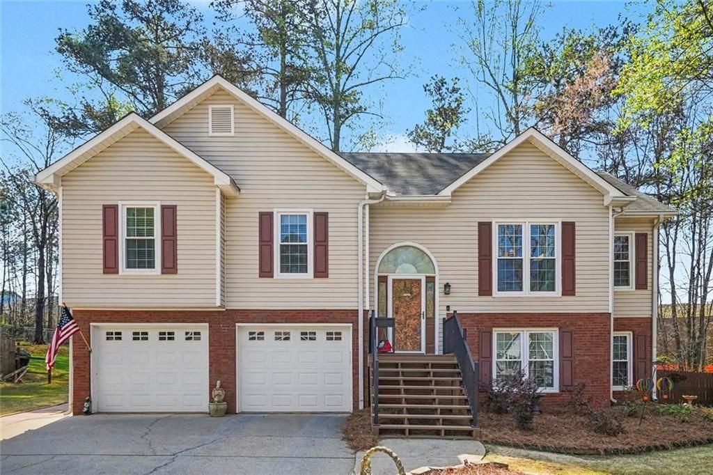 1052 SW Queensbury Run, Acworth, GA 30102