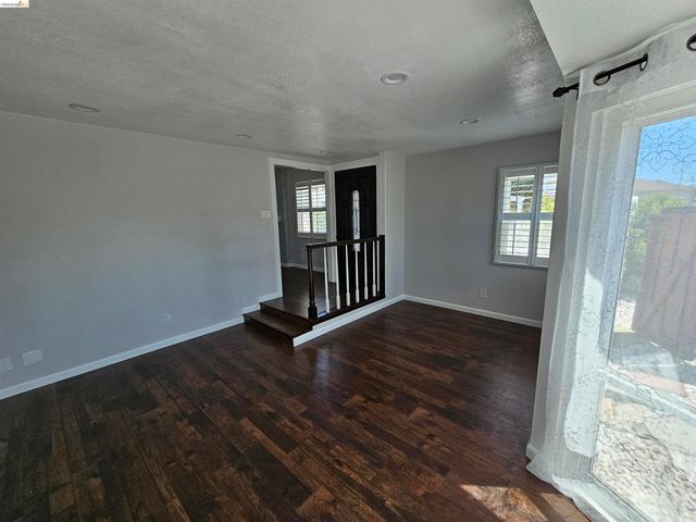 19375 Parsons Ave, Castro Valley, CA 94546