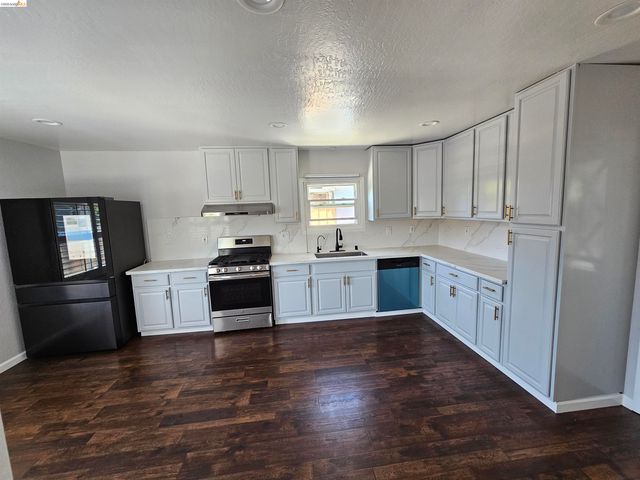 19375 Parsons Ave, Castro Valley, CA 94546