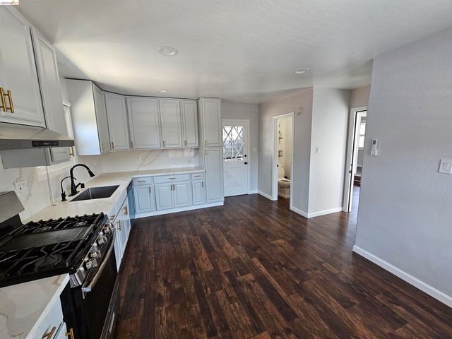 19375 Parsons Ave, Castro Valley, CA 94546