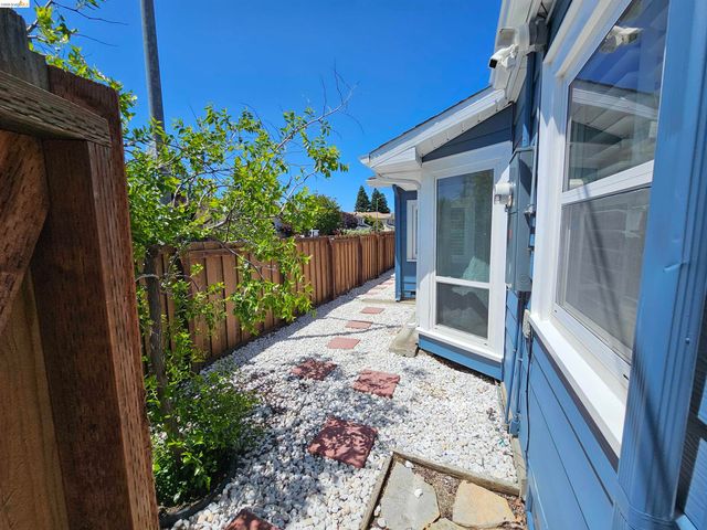 19375 Parsons Ave, Castro Valley, CA 94546